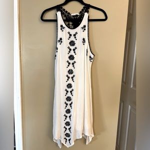 Hint of mint L white with navy embroidered dress